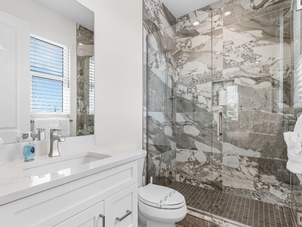 Fort Myers Beach Luxury Canal-Front Rental - 5 King Suites & Private Pool